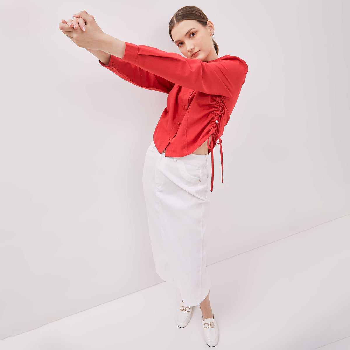 graphis-side-gathered-crop-shirt-top-red-www-simplicity-co-id
