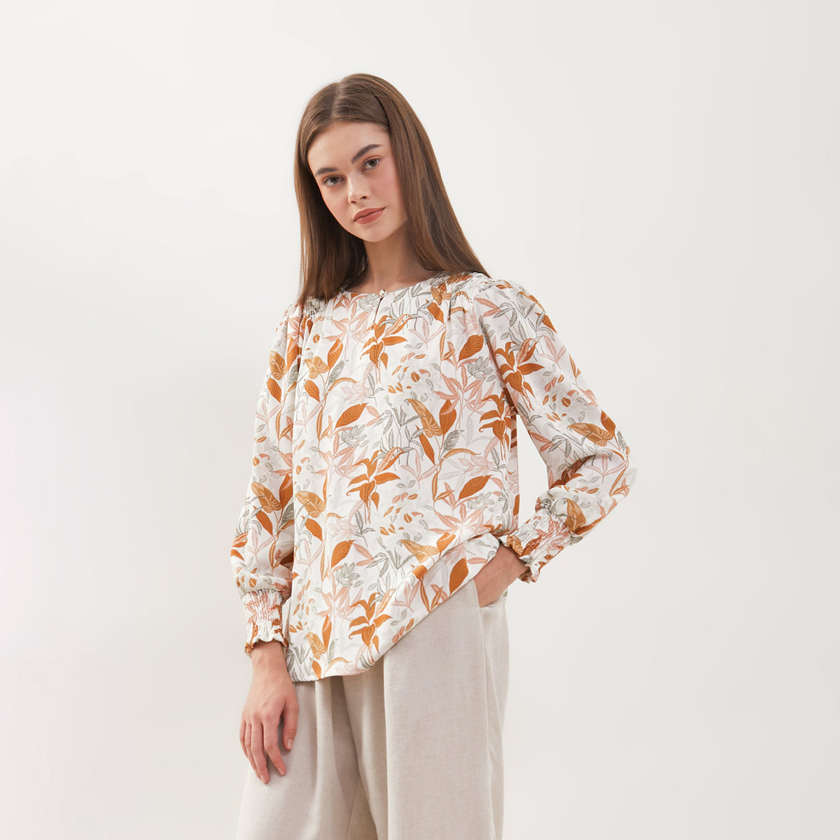 SIMPLICITY Shoulder Smocked Floral Blouse – www.simplicity.co.id
