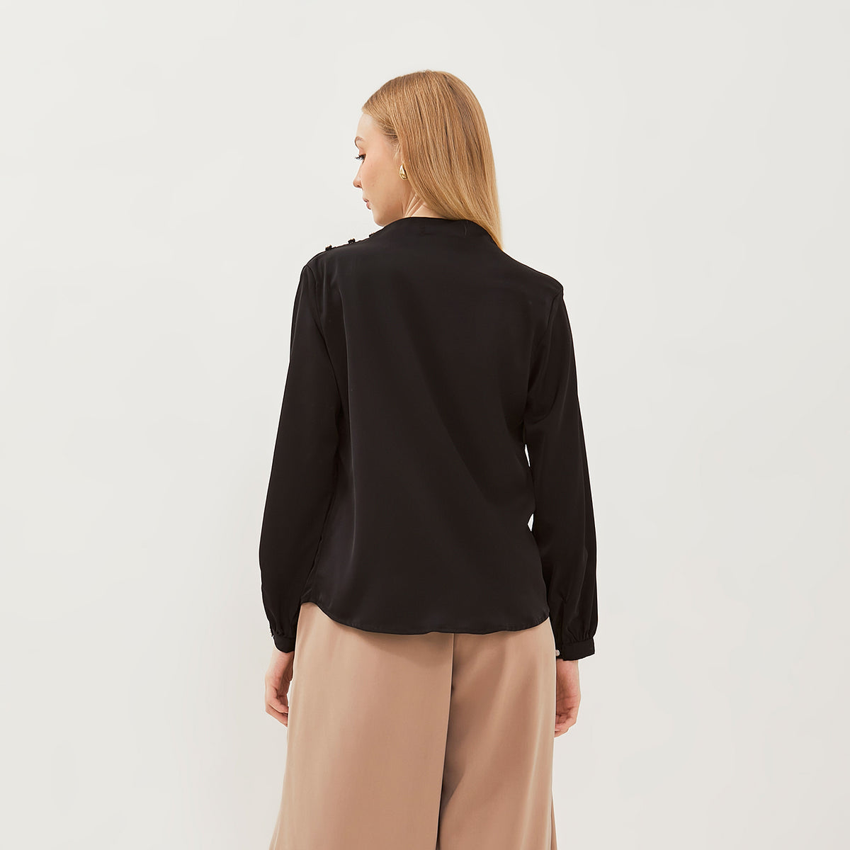 SIMPLICITY Shoulder Drape Long Sleeves Blouse – www.simplicity.co.id